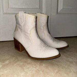 Dirty Laundry Unite Western Bootie